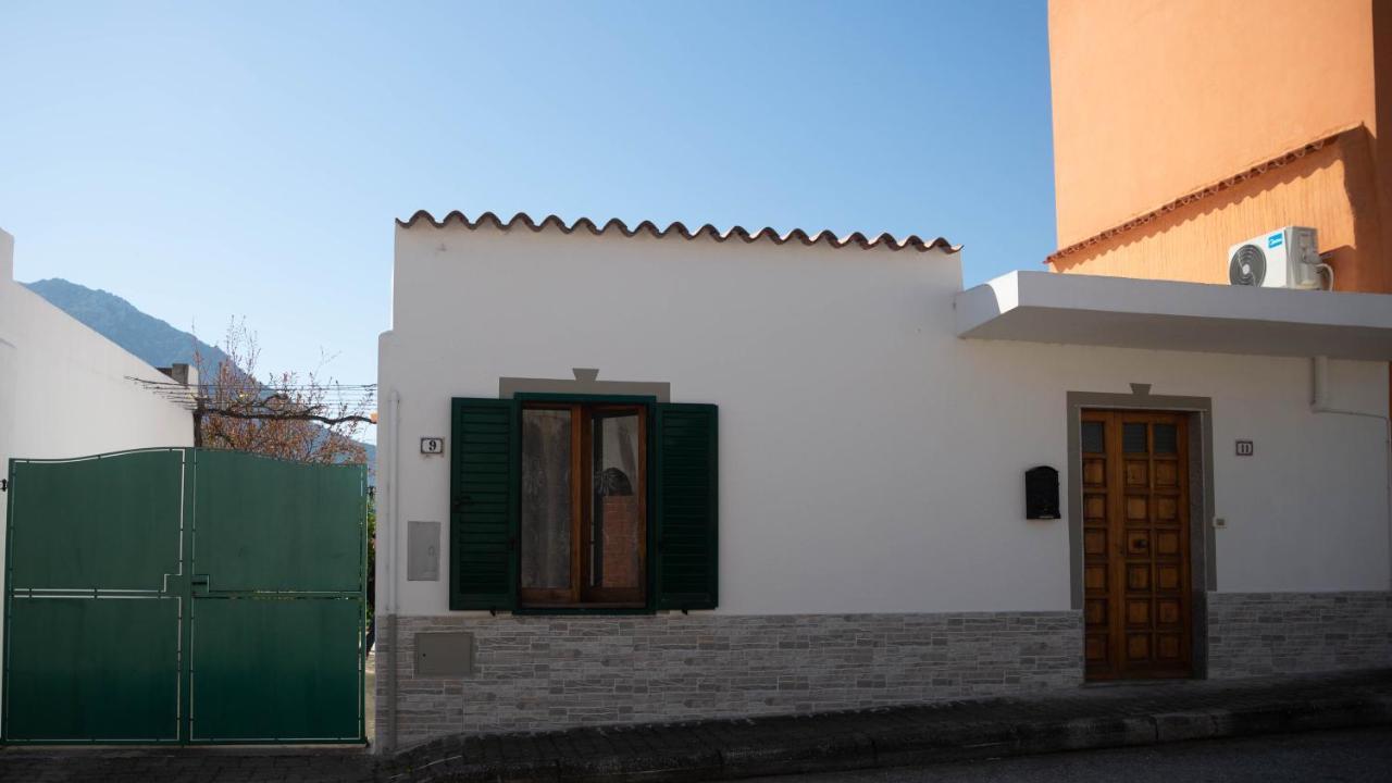 Appartamenti Melograno E Fico Loculi Kültér fotó