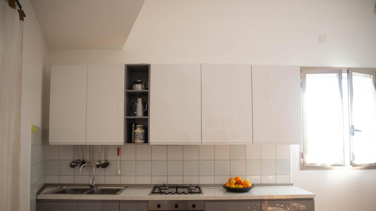 Appartamenti Melograno E Fico Loculi Kültér fotó